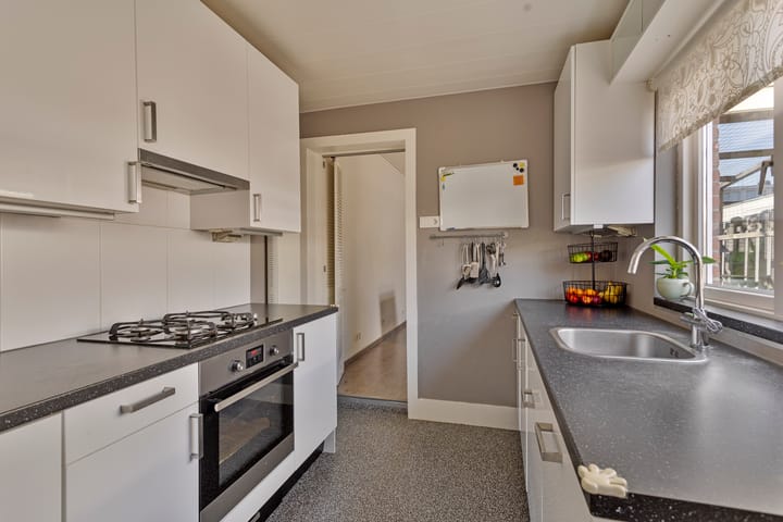 Foto 14 van Parallelweg 149