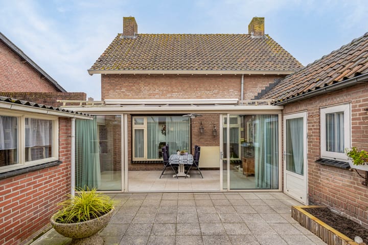 Foto 26 van Mgr Dr Meuwesestraat 5