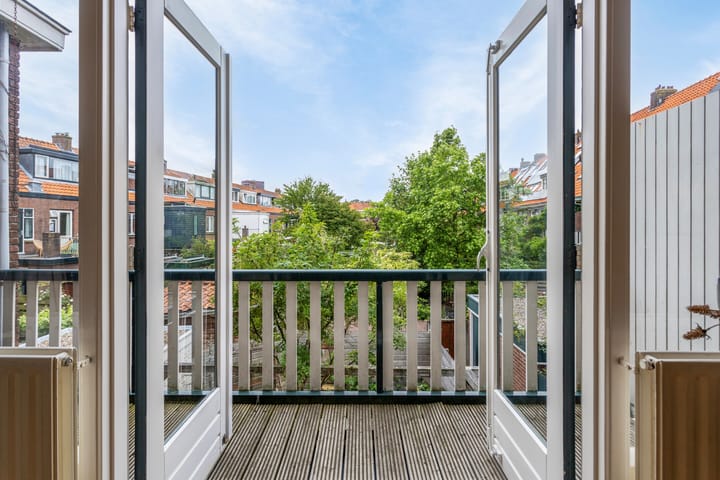 Foto 12 van Van 't Hoffstraat 1-A