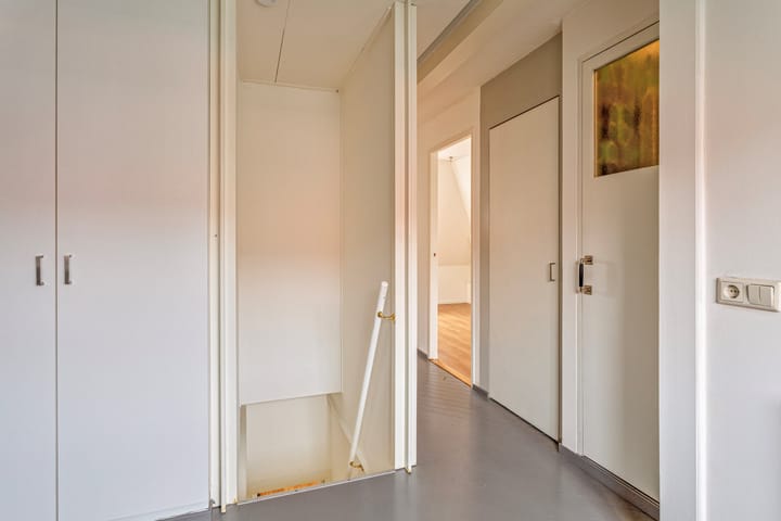 Foto 21 van Van 't Hoffstraat 1-A