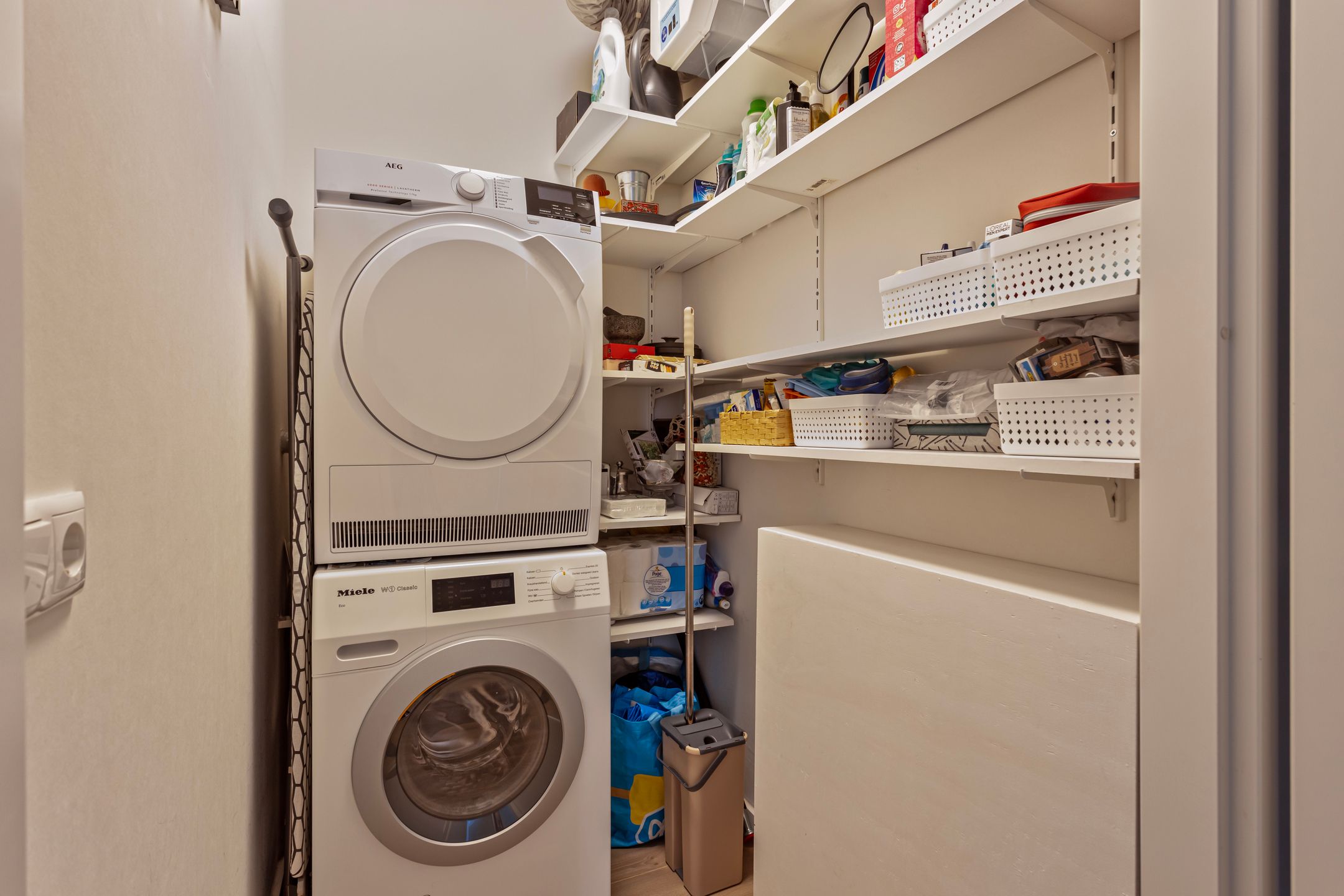 Photo 36 of Willem Dudokhof 245