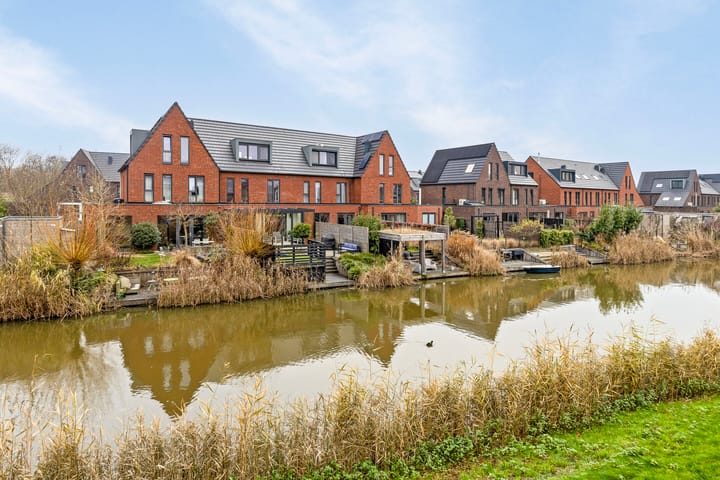 Foto 1 van Van der Waalslaan 102