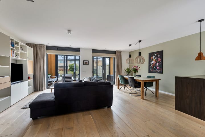 Foto 3 van Van der Waalslaan 102