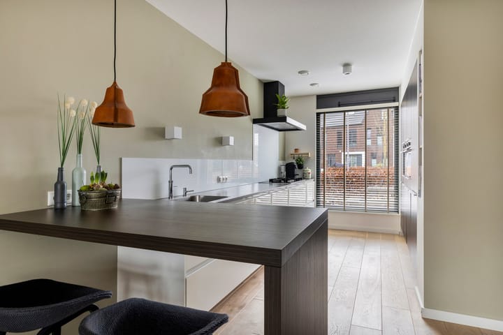 Foto 6 van Van der Waalslaan 102