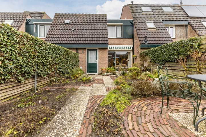 Foto 35 van De Leeuwerikstraat 45