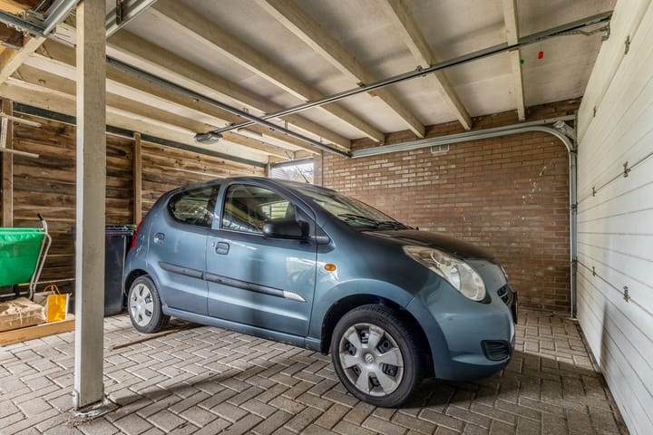 Foto 38 van De Leeuwerikstraat 45