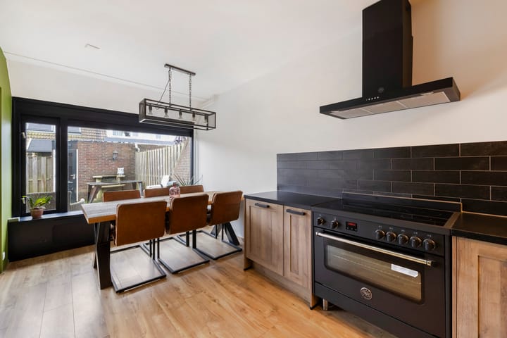 Photo 18 of Molbord 19