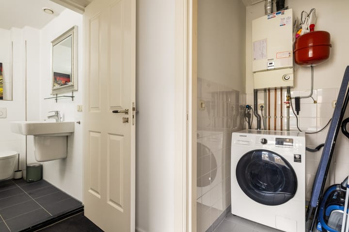 Photo 34 of Domselaerstraat 19-2