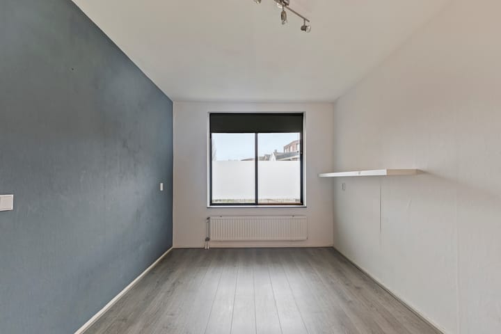 Foto 15 van Claes de Vrieselaan 147