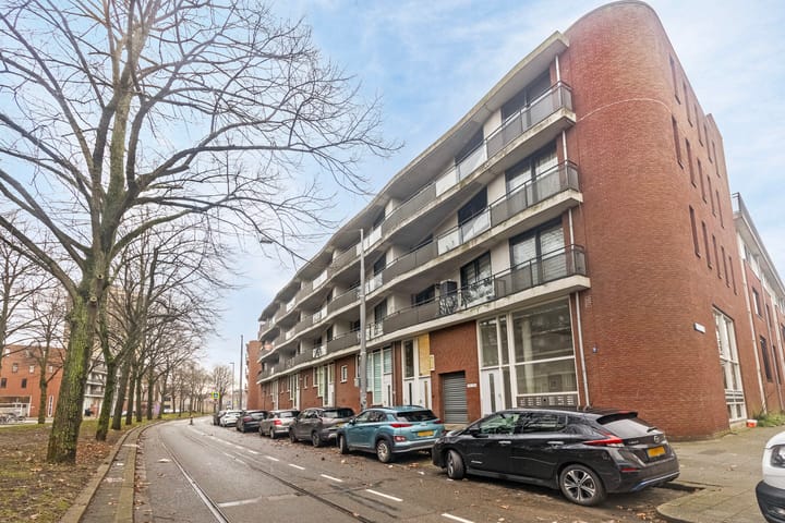 Foto 26 van Claes de Vrieselaan 147