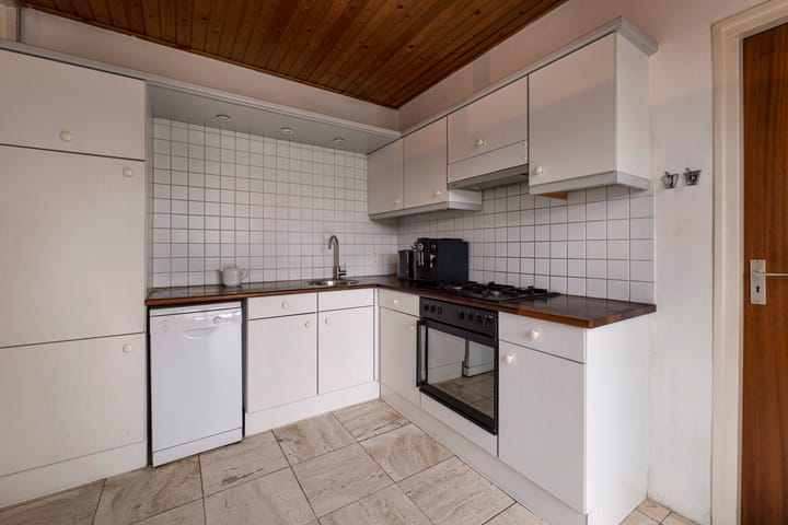 Photo 16 of Goedroenstraat 17