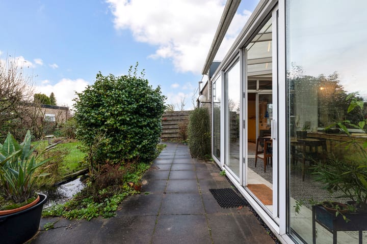 Photo 32 of Goedroenstraat 17