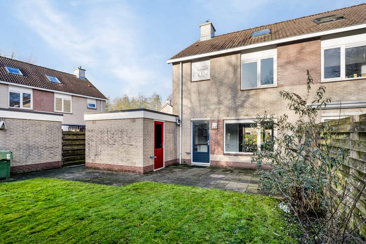 Foto 3 van Keizersmantel 8