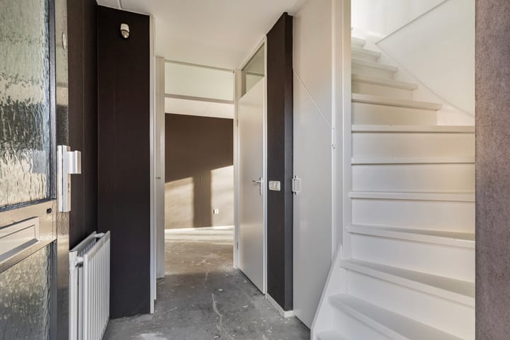 Foto 15 van Keizersmantel 8