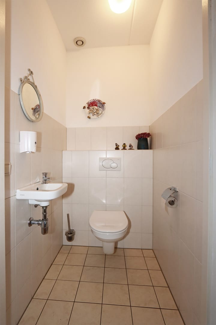 Photo 13 of Dorpsplein 68