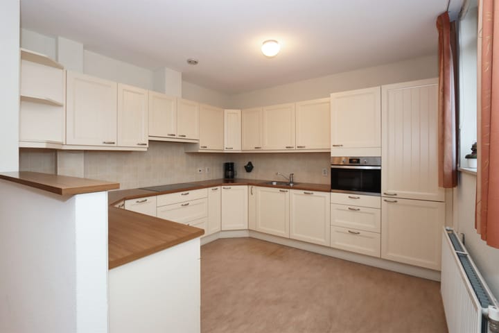 Photo 17 of Dorpsplein 68