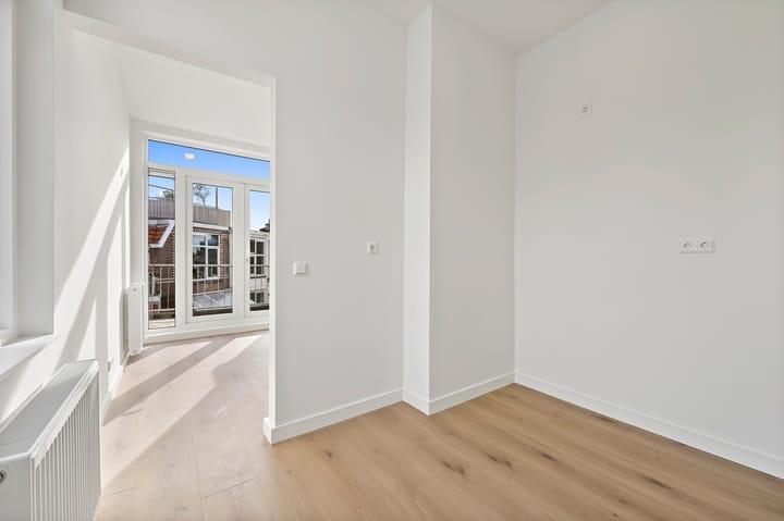 Foto 16 van De Constant Rebecquestraat 6