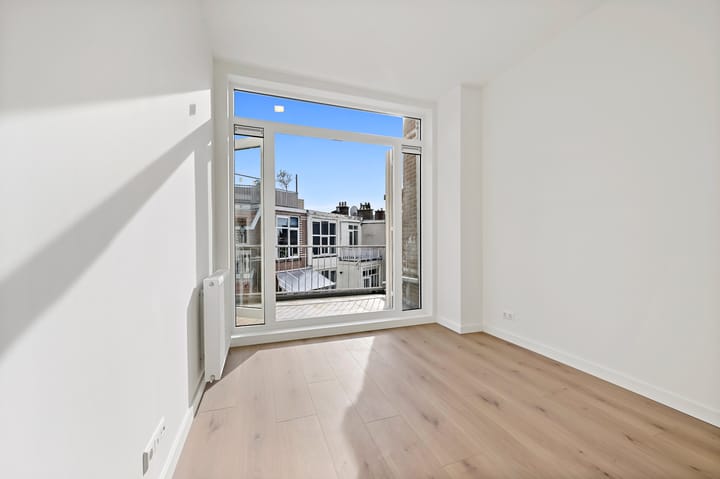 Foto 19 van De Constant Rebecquestraat 6