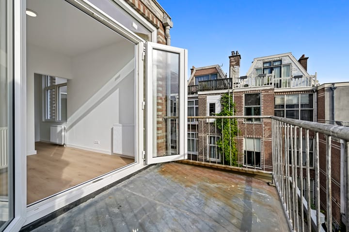 Foto 22 van De Constant Rebecquestraat 6