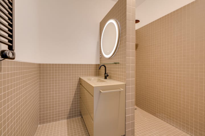 Foto 33 van Hoola van Nootenstraat 387