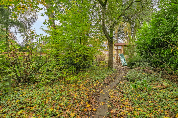 Foto 29 van Burgemeester Mr. H.J. Engelkens-laan 42