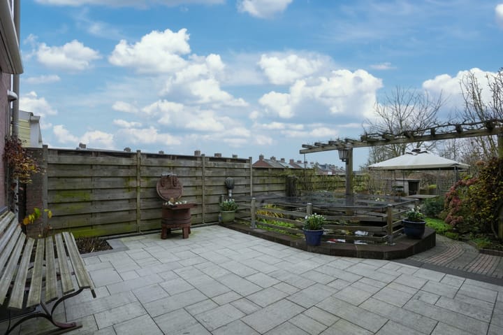 Foto 21 van Pastoor Rohsstraat 8