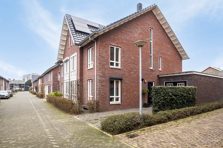 Foto 51 van Notaris van Puttenstraat 19