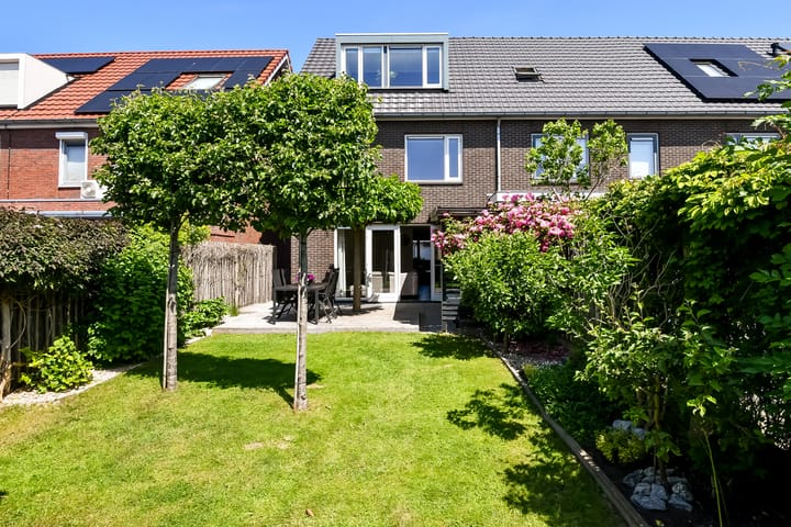 Foto 2 van Brugwachter 28