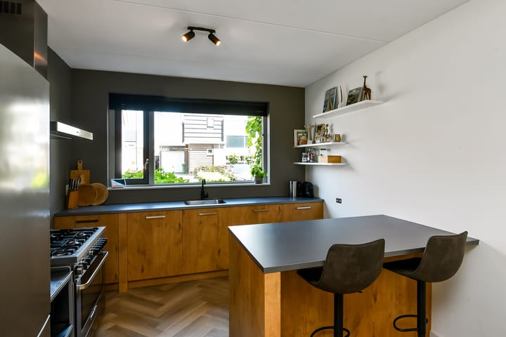 Foto 6 van Brugwachter 28