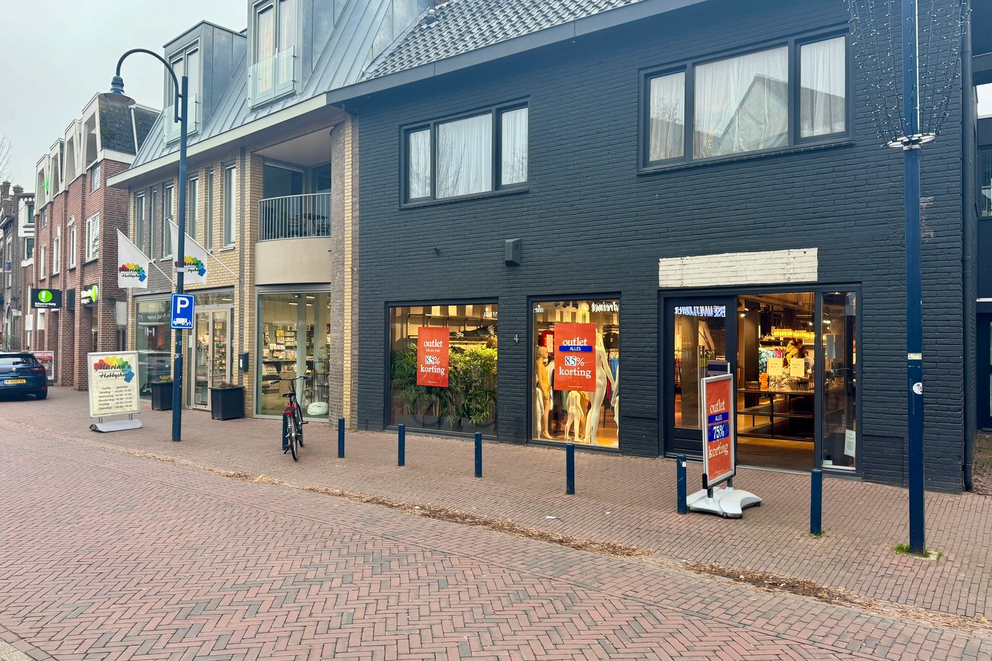 View photo 1 of Dorpsstraat 4