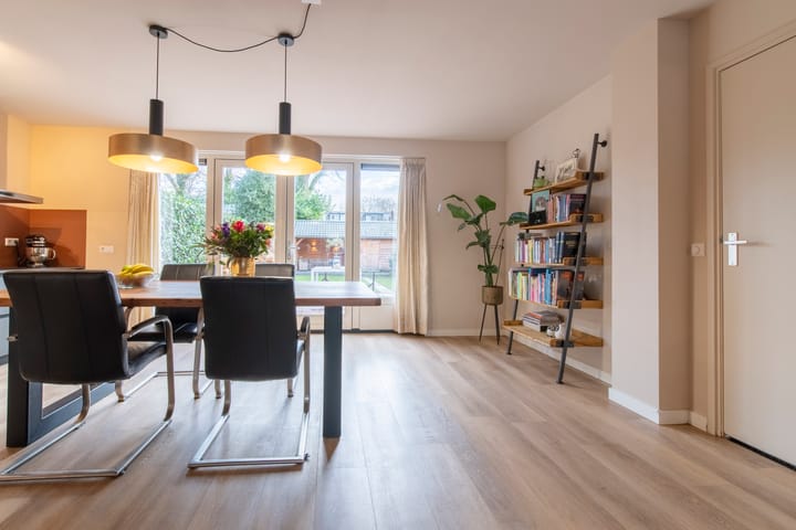 Foto 11 van Van Hogendorpstraat 17