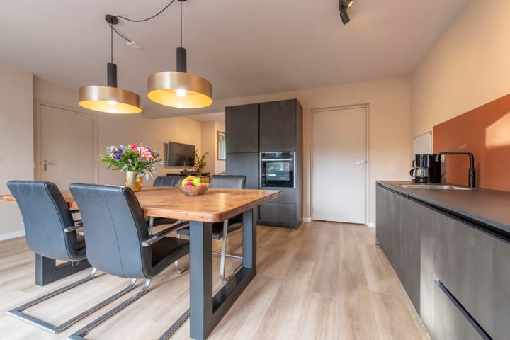 Foto 16 van Van Hogendorpstraat 17