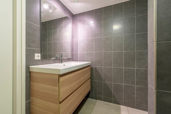 Foto 24 van Van Hogendorpstraat 17