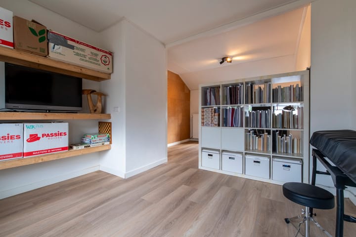 Foto 32 van Van Hogendorpstraat 17