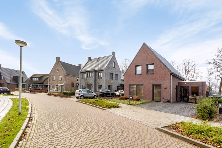 Bekijk foto 44 van Esdoornstraat 46