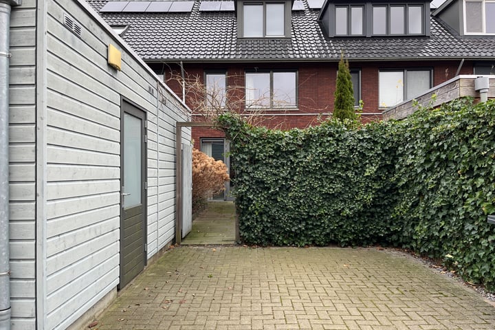 Bekijk foto 16 van Dalidastraat 8