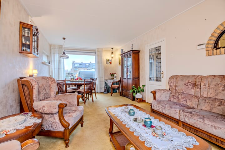 Photo 12 of Directeur Moerlandsstraat 6