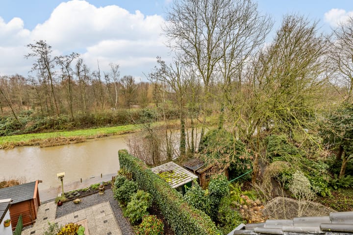 Photo 29 of Directeur Moerlandsstraat 6