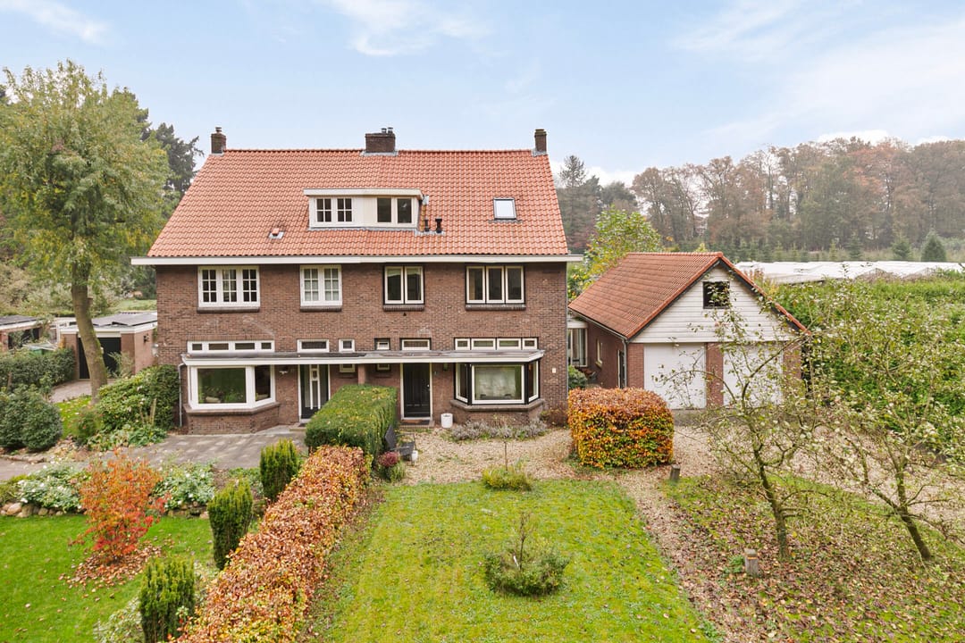 Foto 1 van van Limburg Stirumweg 12