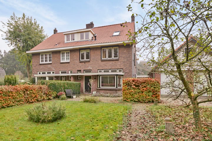 Foto 4 van van Limburg Stirumweg 12