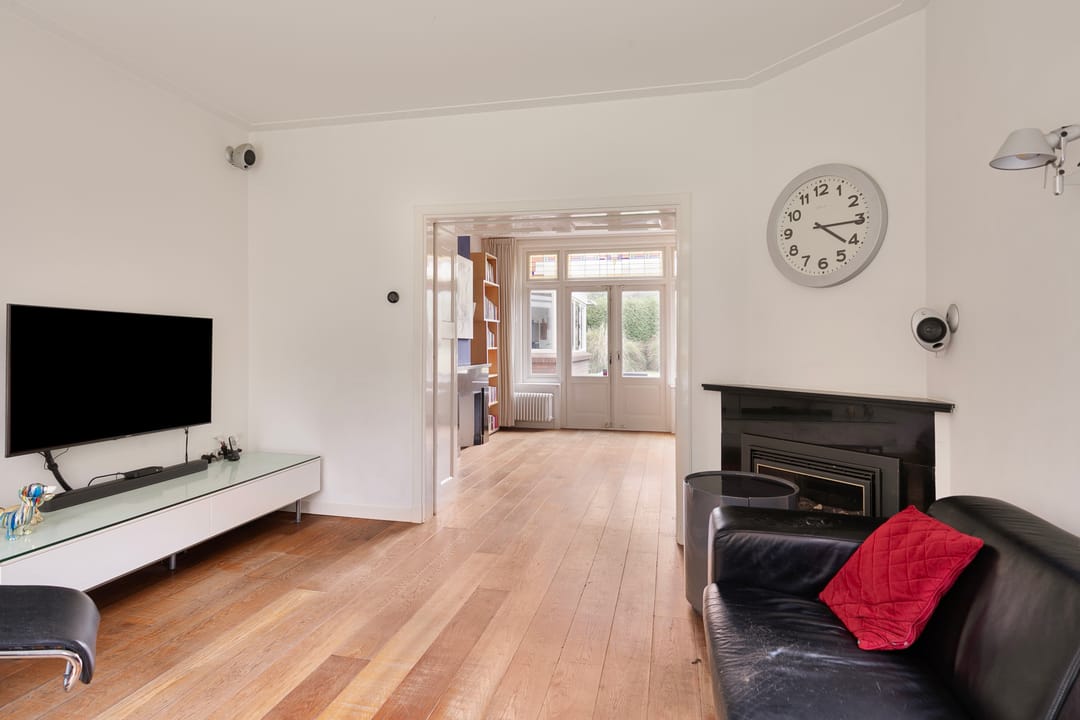 Foto 8 van van Limburg Stirumweg 12