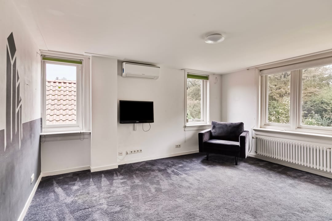 Foto 23 van van Limburg Stirumweg 12