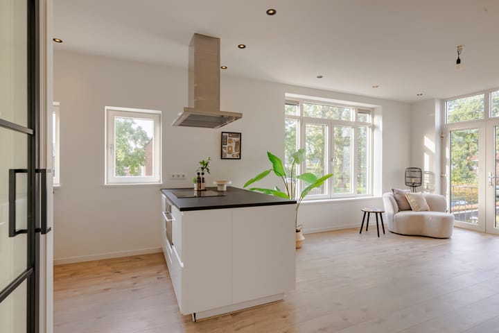 Photo 13 of Van Zeggelenstraat 41