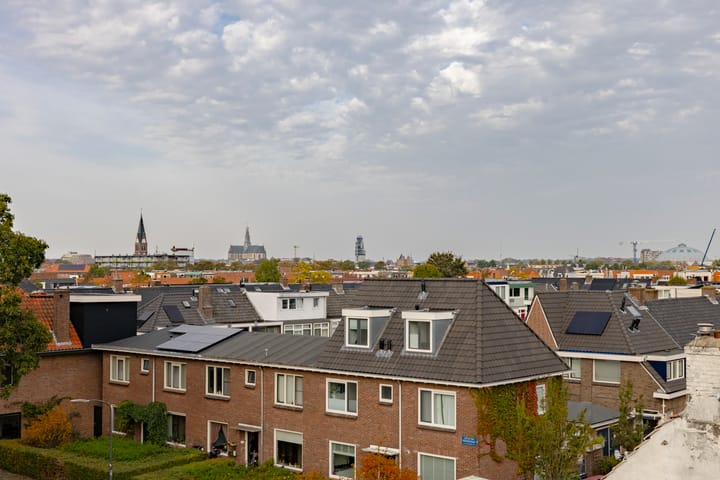 Photo 32 of Van Zeggelenstraat 41