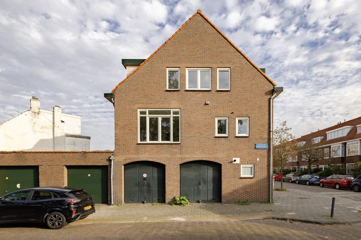 Photo 35 of Van Zeggelenstraat 41