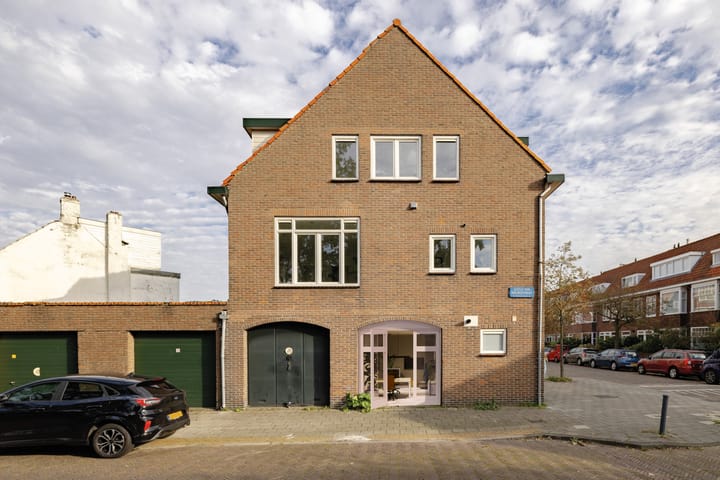 Photo 38 of Van Zeggelenstraat 41