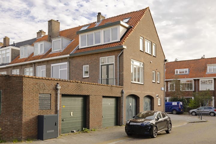 Photo 43 of Van Zeggelenstraat 41