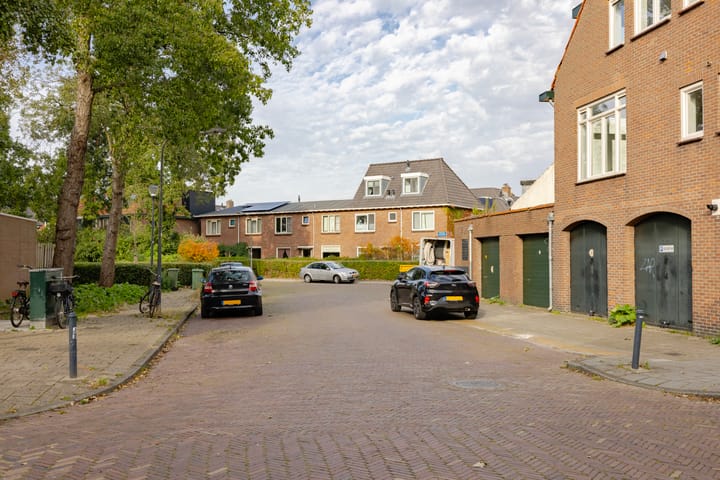 Photo 44 of Van Zeggelenstraat 41