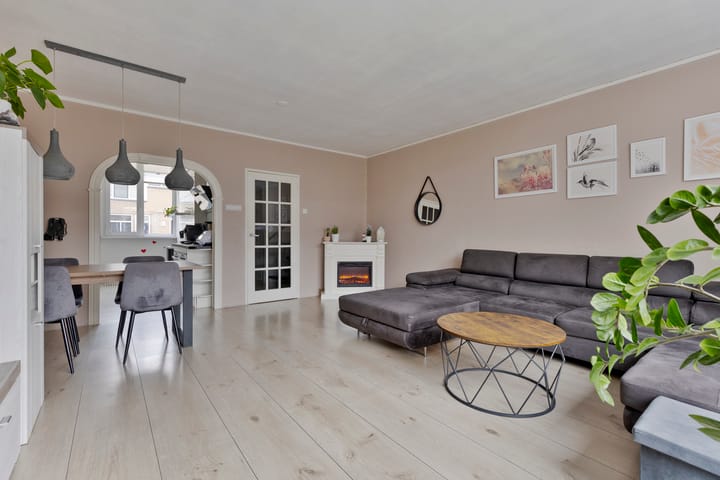 Foto 12 van Staringstraat 226