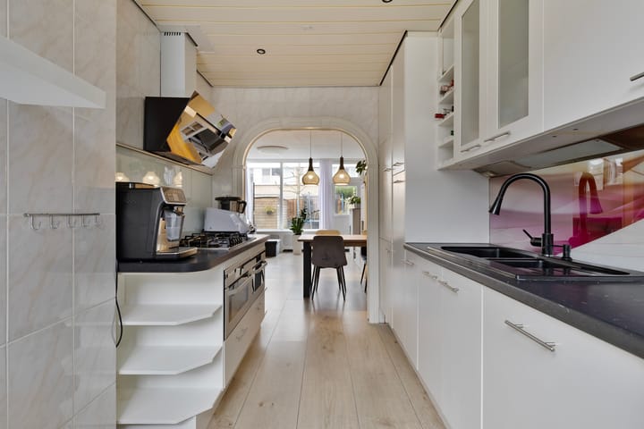 Foto 16 van Staringstraat 226